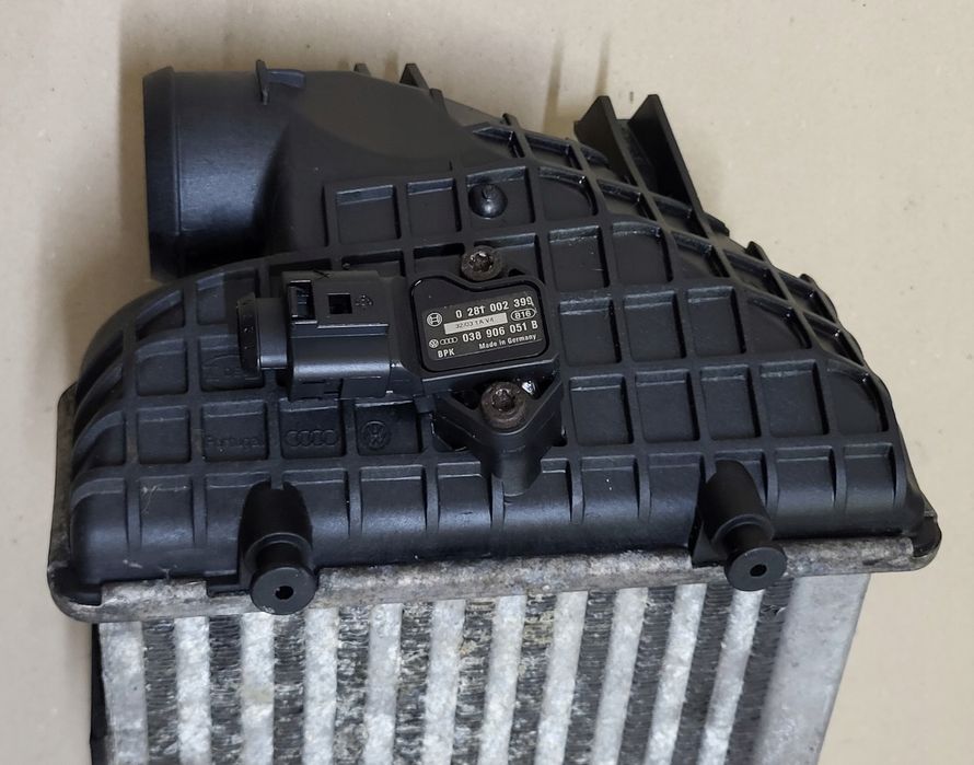 chłodnica intercooler powietrza czujnik audi a4 b6 b7 8e 2.5 tdi oe