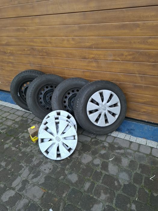 Felgi stalowe z oponami zimowym 195/65 R15