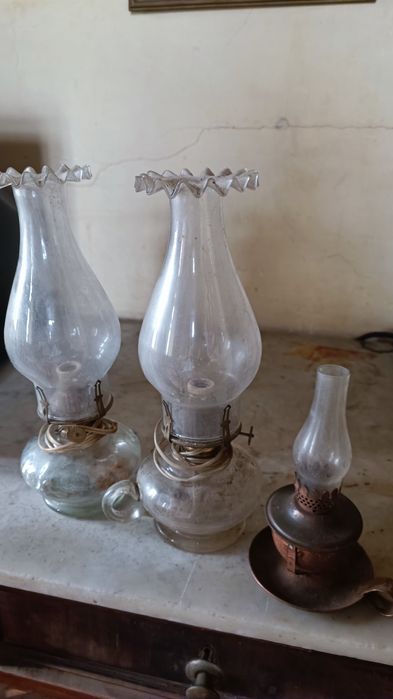 Candeeiros a petróleo/oleo antigos