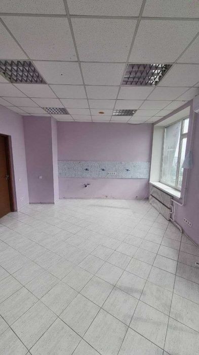 Здається в оренду приміщення з підведенням води 30 кв.м.