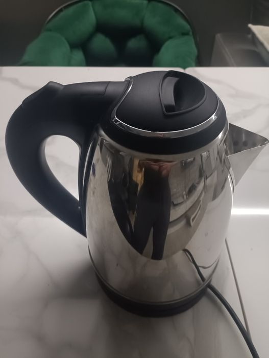 Електро чайник залізний