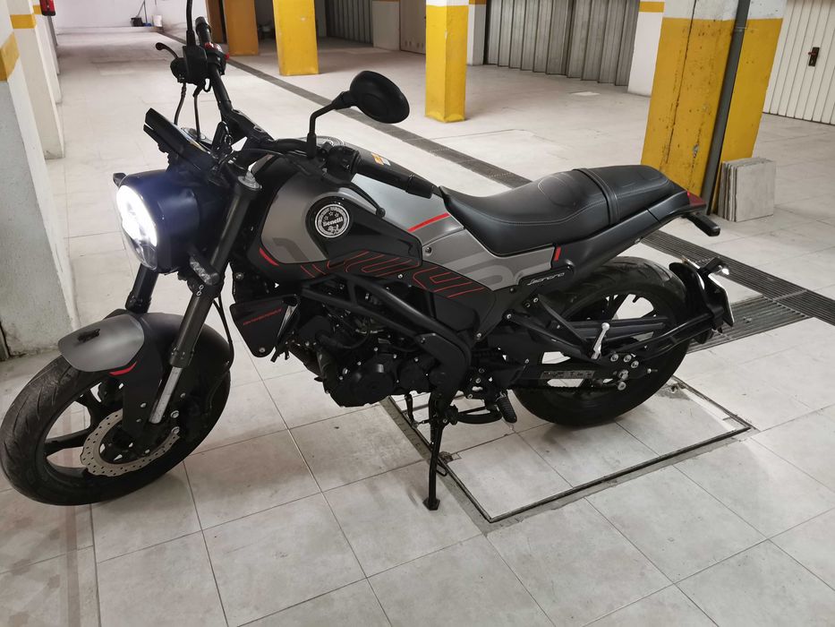 Benelli Leoncino 125