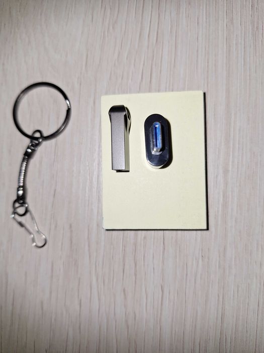 Pendrive 4GB + zawieszka+ adapter USB-C