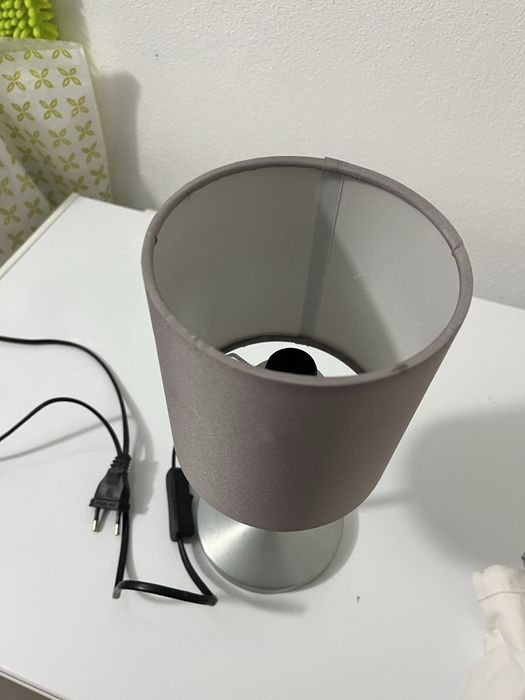 Candeeiros cinzentos