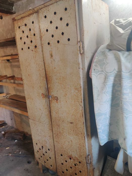 Шкаф металлический для одежды