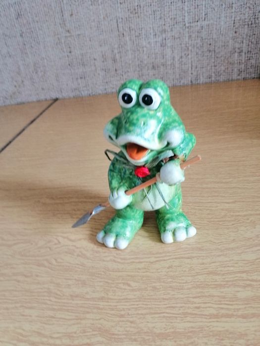 Статуетка зелена жаба