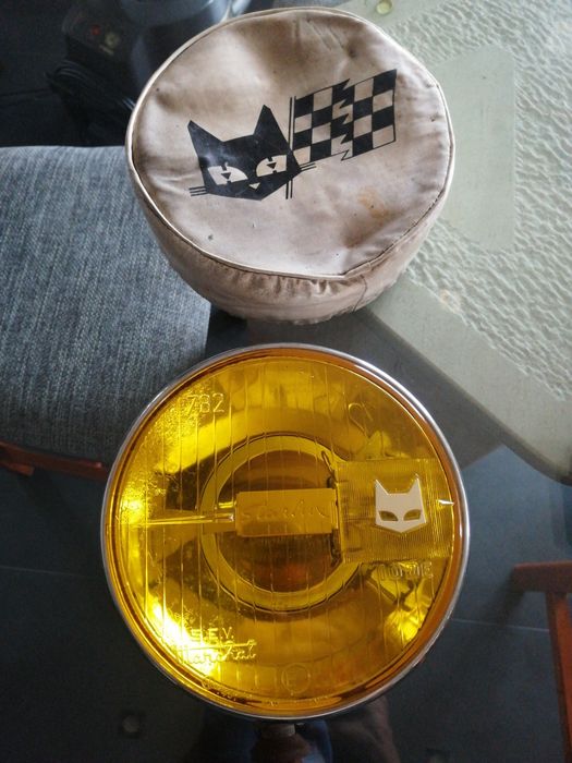 Farol antigo com lâmpada