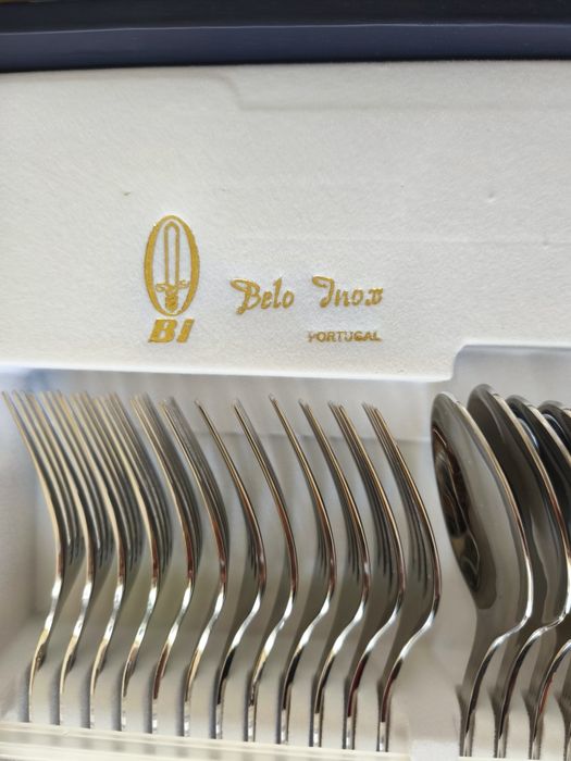 Faqueiro de 130 peças com caixa Belo Inox