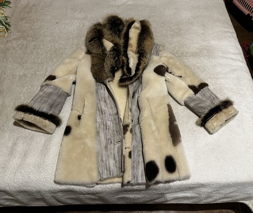 Натуральна дублянка цікавого крою