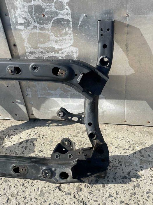 Передній підрамник Балка передня Mercedes W205 W213 задній привід
