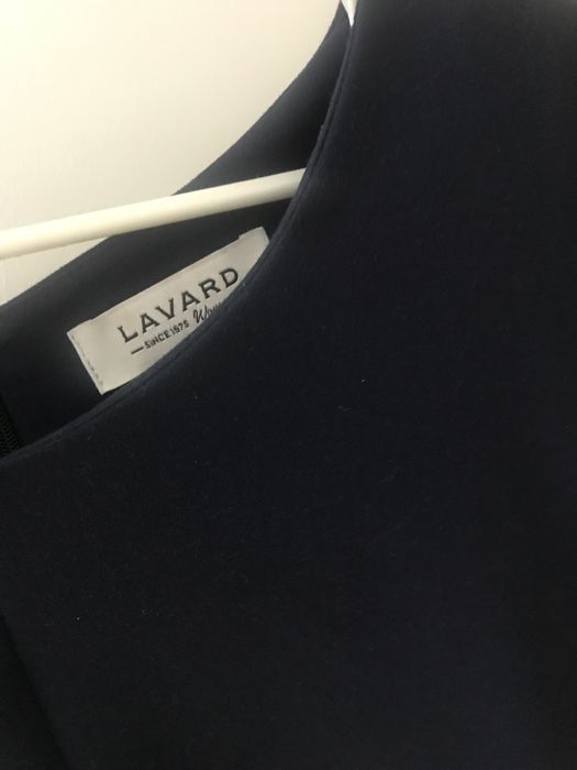 Granatowa elegancka krótka sukienka koktajlowa Lavard