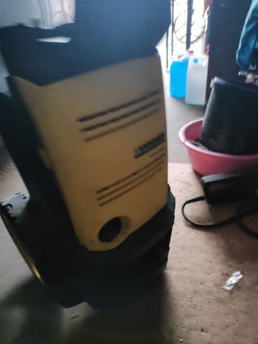 Karcher K 5.55  uszkodzony obudowa ! Silnik Działa!