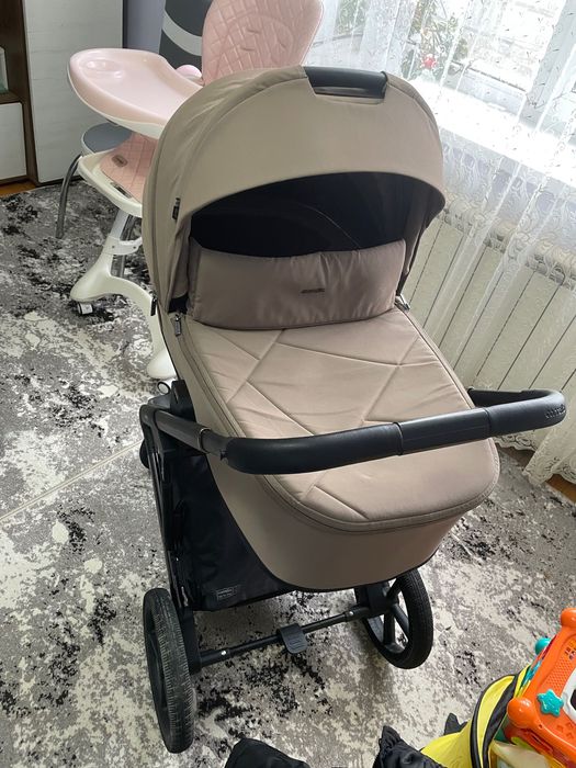 Продається коляска 2в1  CARRELLO Sigma у хорошому стані.
