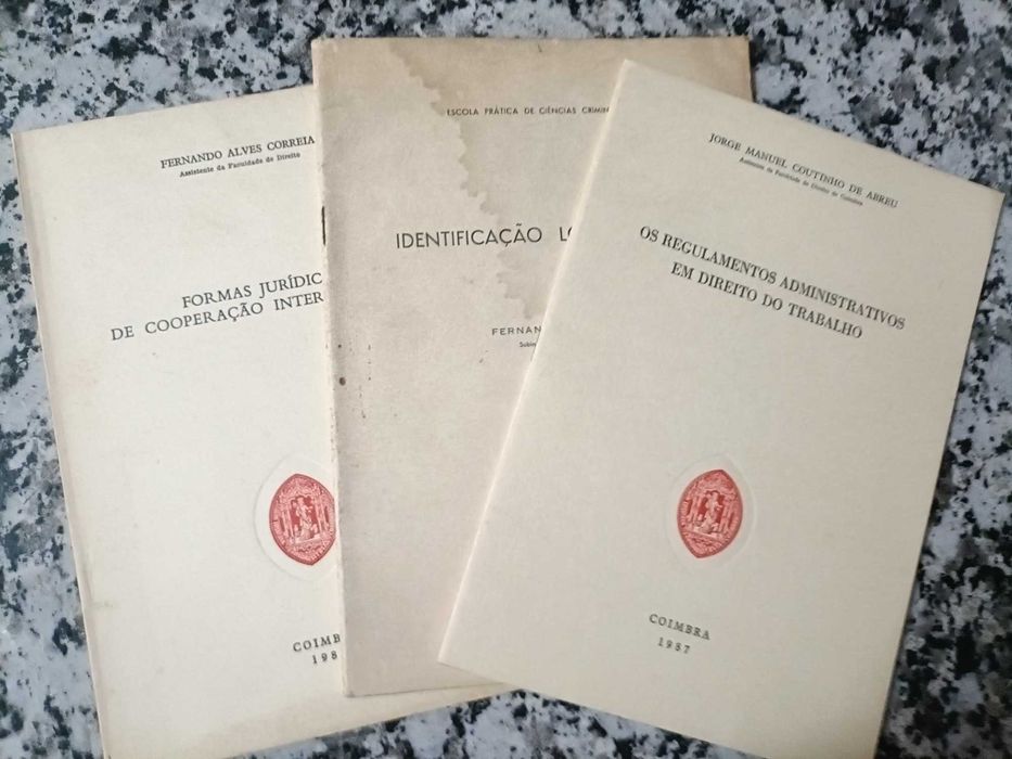 Lote de 10 livros diversos Direito