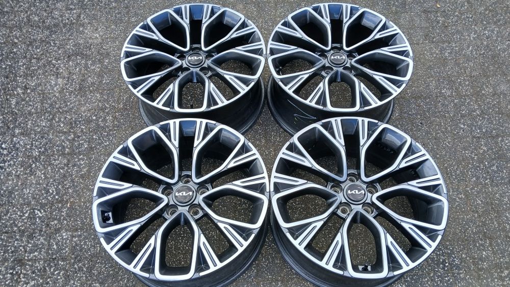 19"  Kia Stinger  Oryginal 5x114,3  8j  8,5j   Super Stan z czujnikami tpms