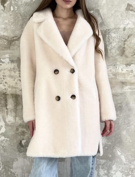 Шуба з натурального стриженого овечого хутра, S–M, молочна