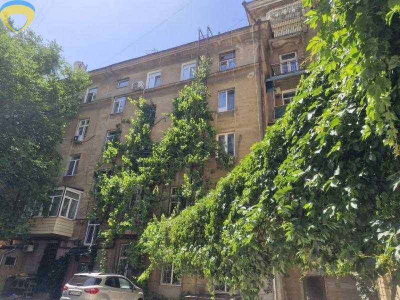 Продам 2-кімнатну “сталінку” у центрі Одеси