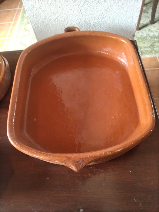 Sortido de peças alentejanas rústicas em barro vermelho