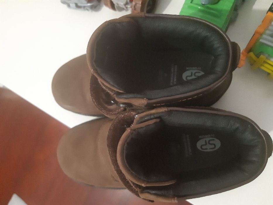 Bota Castanha Geox 29