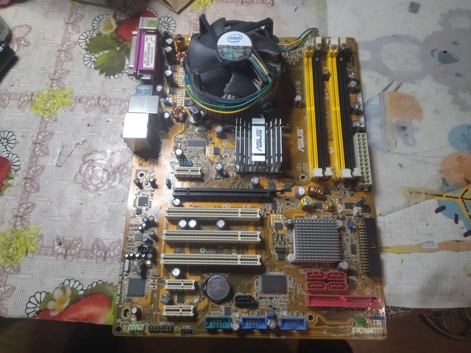 Материнская плата ASUS P5B рабочая