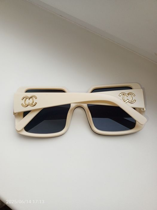 Трендові сонцезахисні окуляри