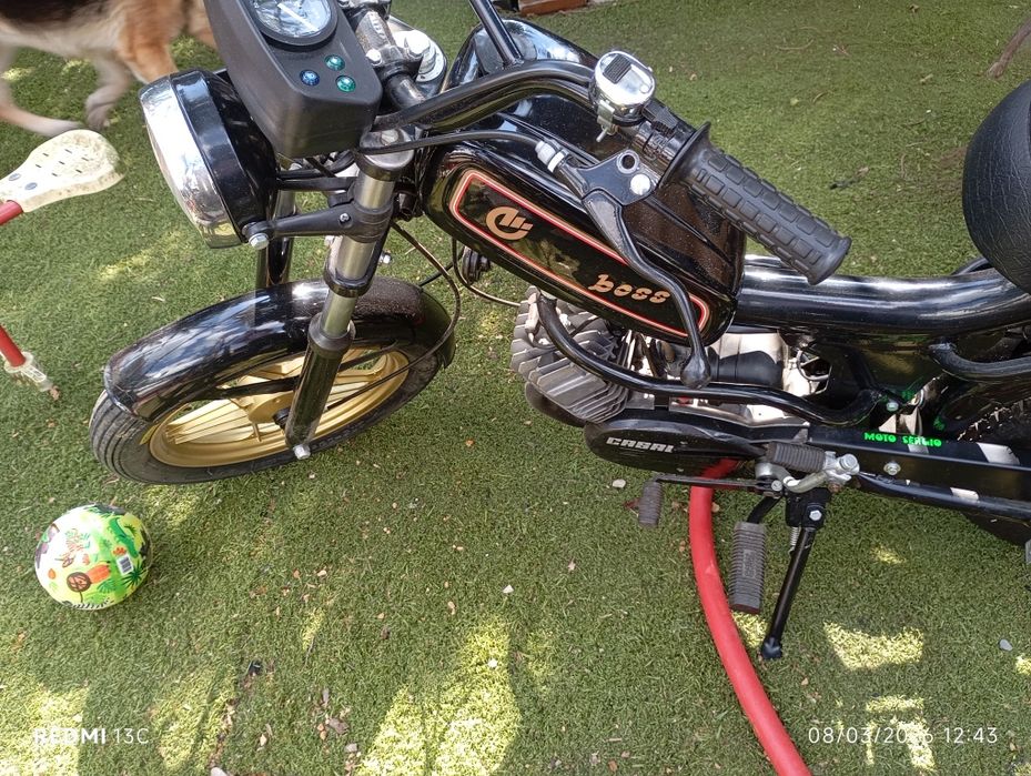 Motorizada casal boss e Sachs V5