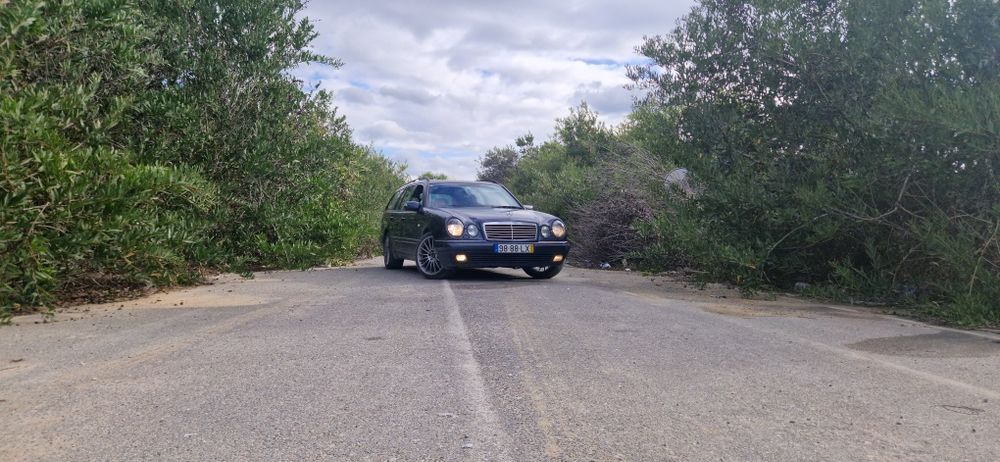 Mercedes-Benz E300 TurboDiesel Avantgarde