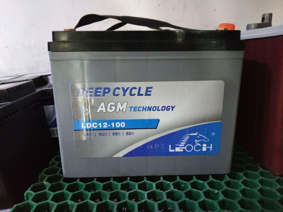 Baterias solares em AGM 100 AMPERES