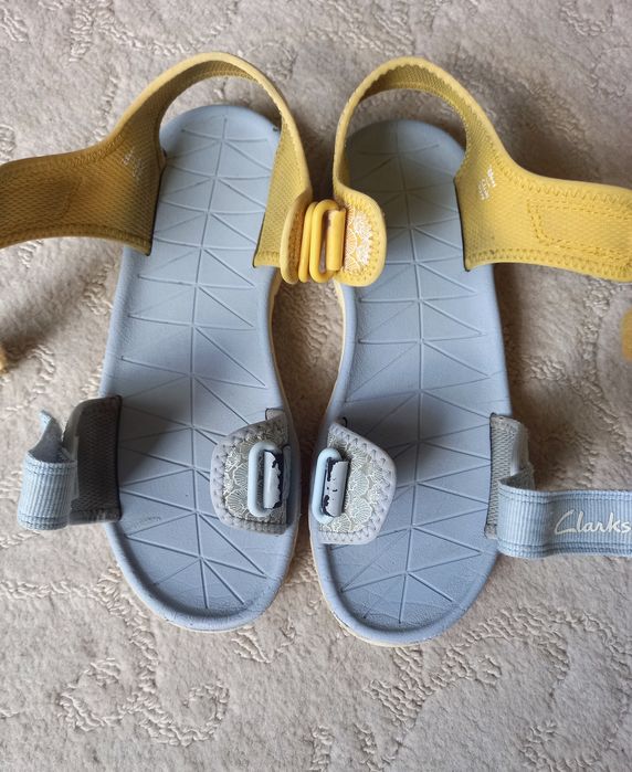 Босоніжки Clarks