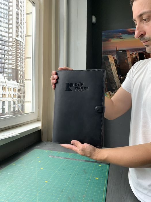 Шкіряна папка для документів