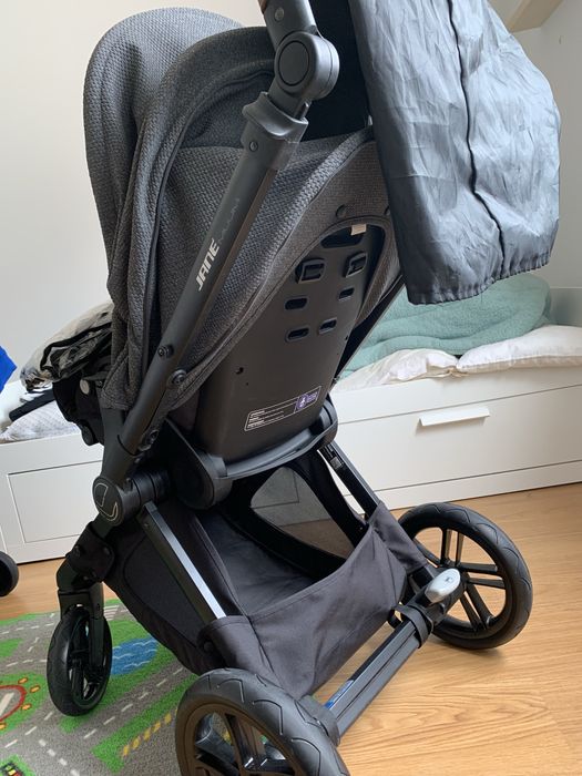 Carrinho bebé COMO NOVO