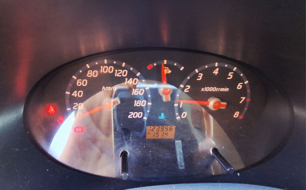 Nissan Micra 2003 com 124mKm