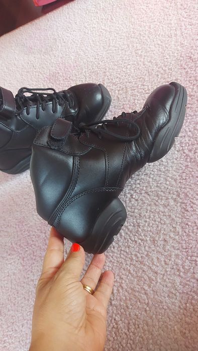 Sapatilhas de dança marca Capezio