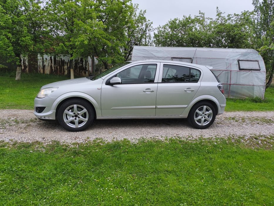 Opel Astra 1.6 16v B. 2007rok