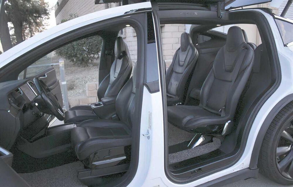 Tesla Model X 90D      2016