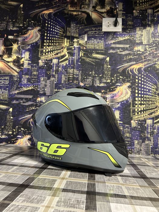 Продам шолом.