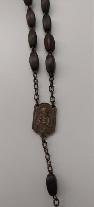 Terço antigo possivelmente em pau preto