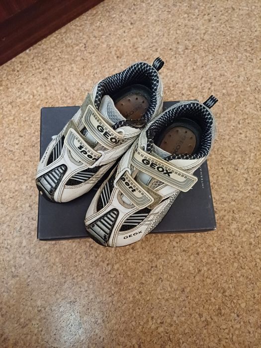 Продам кросівки дитячі