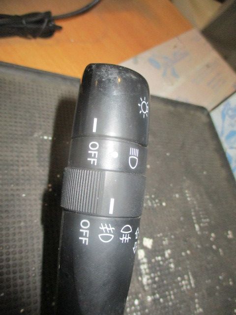 Conjunto / manetes de luzes e limpa vidros TOYOTA Auris Hatchback (_E1