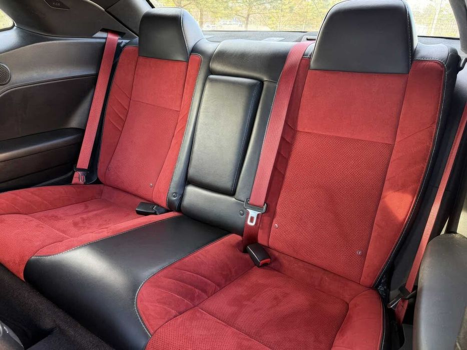 Dodge Challenger SRT Hellcat      2016