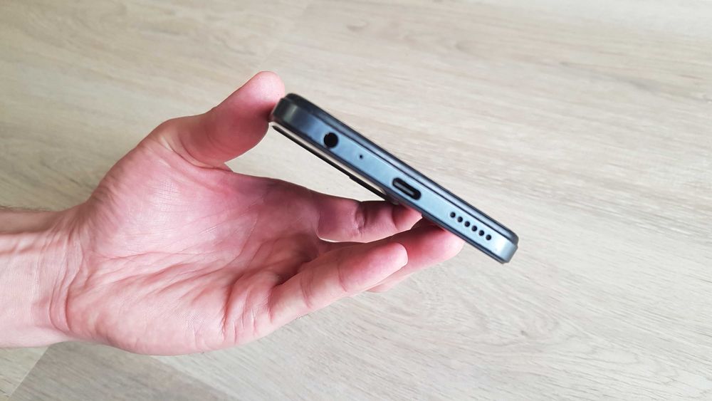 Є наложка без задатків. ZTE BLADE A54 8/128 GB + чохол.