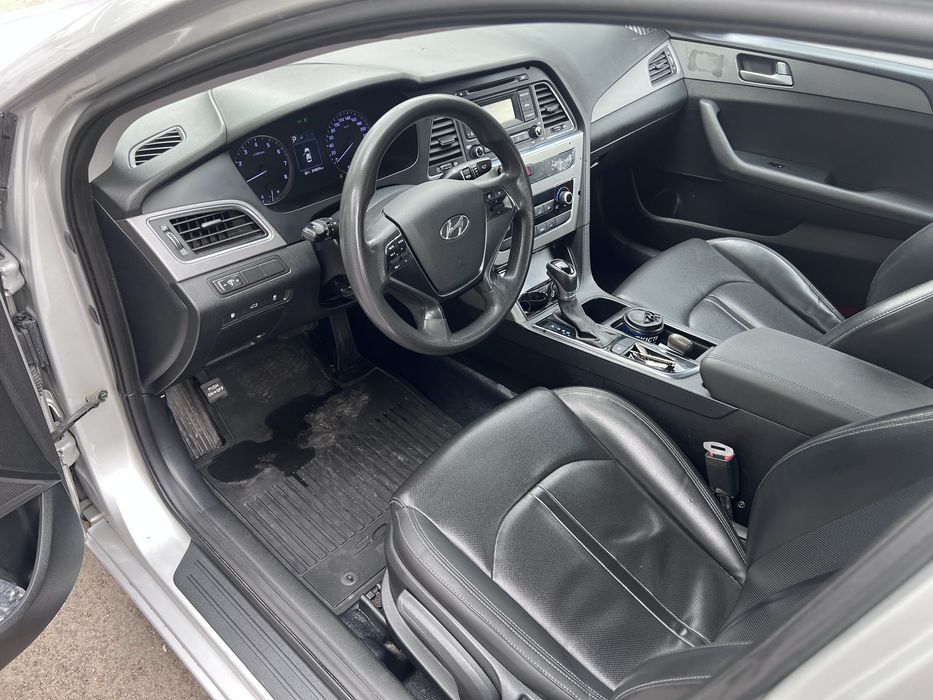 Hyundai Sonata 2016 VIN KMHE341DBHA304035 фото оголошення 7 з 17