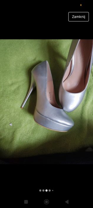 Srebrne buty na obcasie  nowe