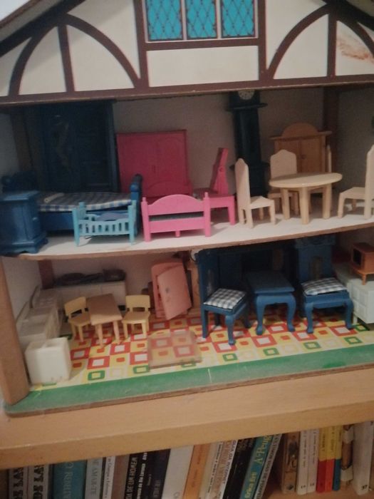 Casa de bonecas, caixa e carteiras425700675867136001