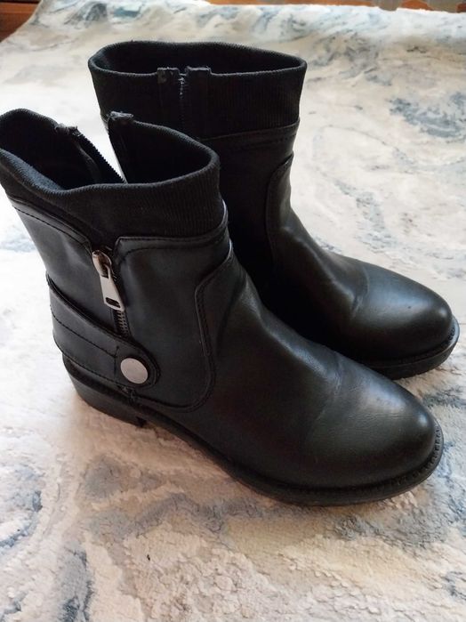 Botas baixas em preto