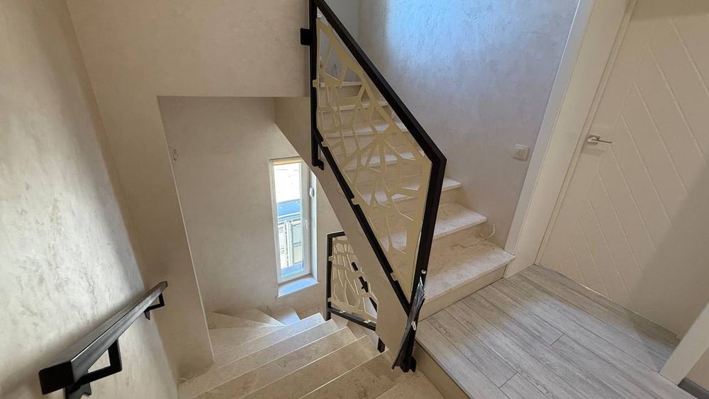 Продаж котеджу  235 м з ремонтом  у Львові вул. Ранкова-Кульпарківська