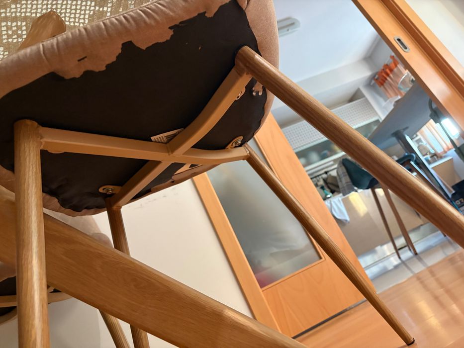 4 cadeiras design acolchoado
