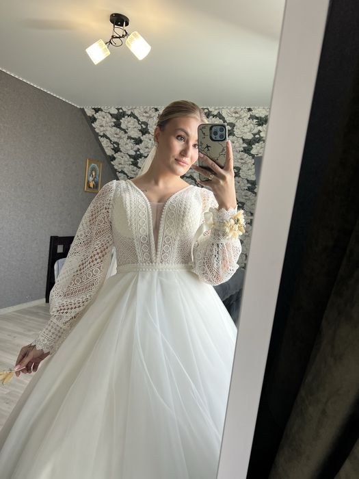 Продам весільну сукню