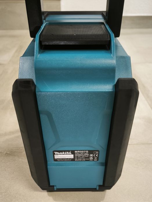 Radio Makita MR007G