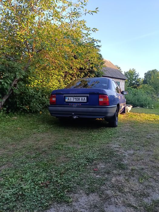 Opel Vectra A 1,6 моноінжектор